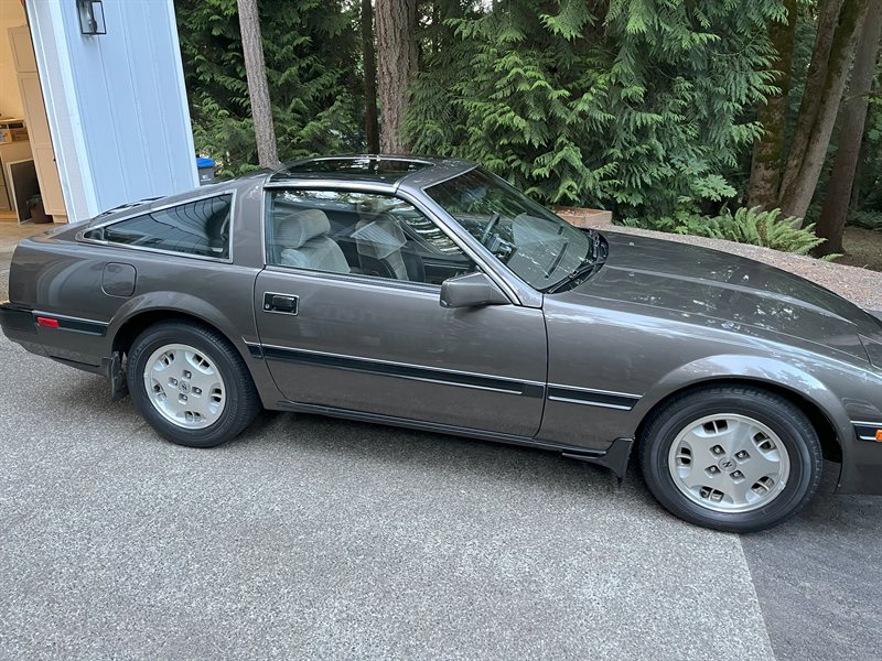 1985 Nissan 300ZX Passenger Side